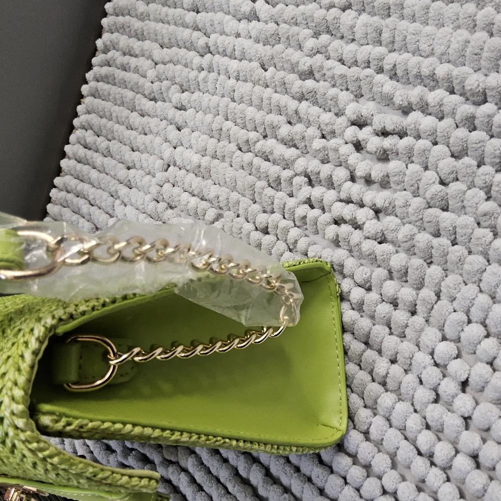 NWOT Green Woven Straw Handbag - Picture 13 of 15